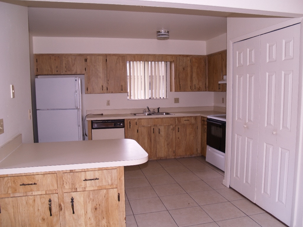 Interior - 1200 E 11th St