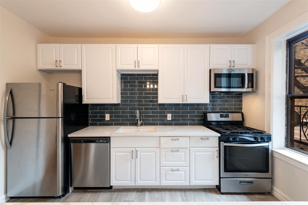 Foto principal - 124 Storms Ave