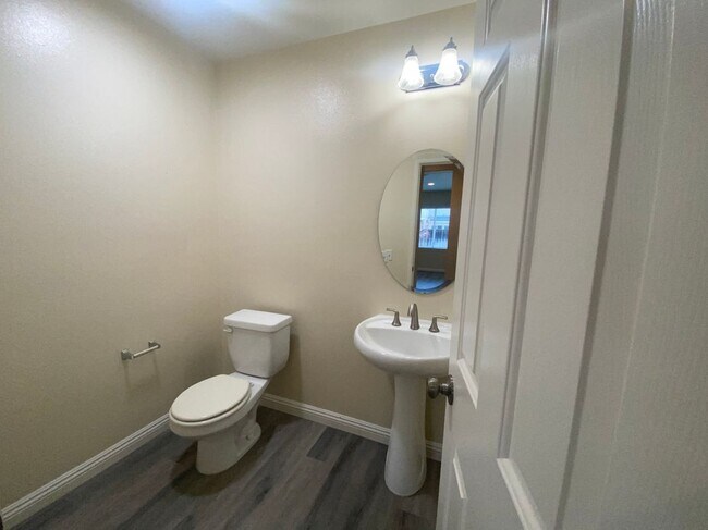 Foto del edificio - 25335 MacKenzie Ct