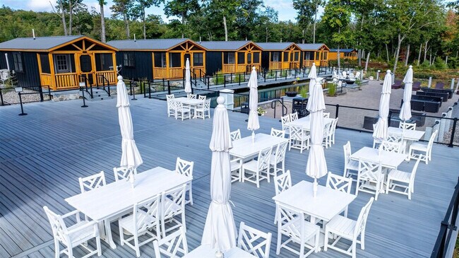 Foto del edificio - 13 Autumn Ln