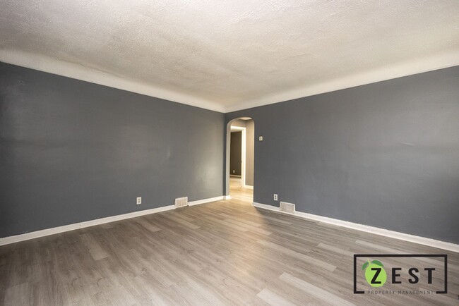 Building Photo - Charming 3-bedroom, 1-bathroom bungalow