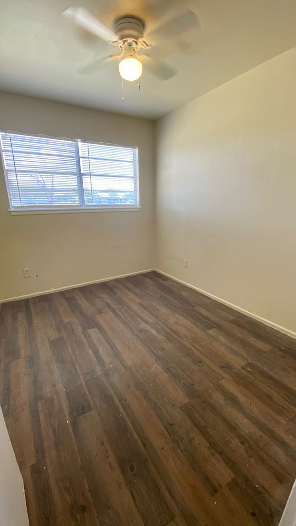 Building Photo - 808 Vanda Ave