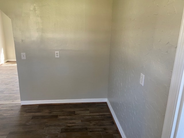 Primary Photo - 1115 N Dennis Ave
