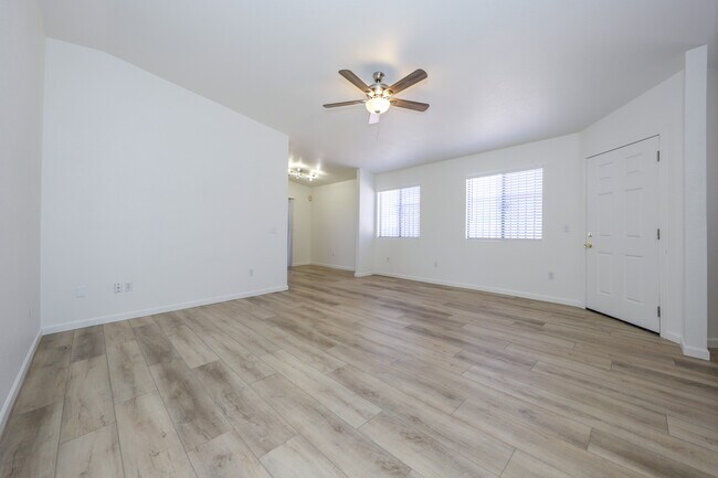 Building Photo - 3167 W Alexanderwood Dr