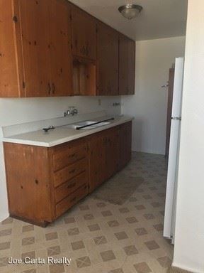 Foto del edificio - 2-4369 Maple St