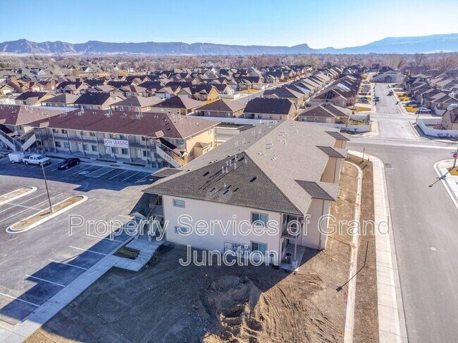 Building Photo - 658 Brookwillow Loop