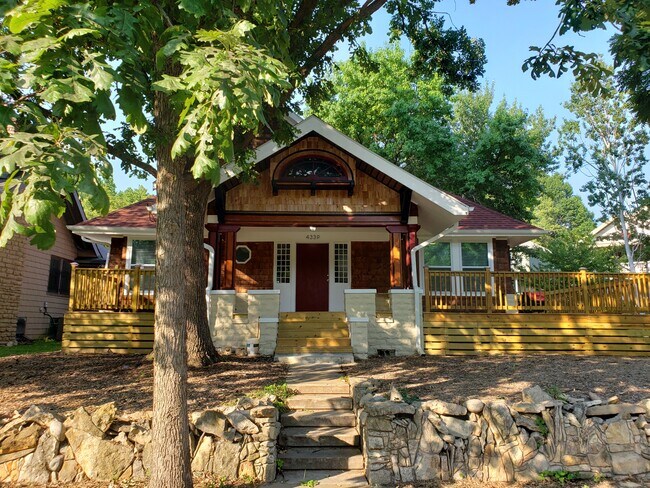 Building Photo - 4339 Gillham Rd