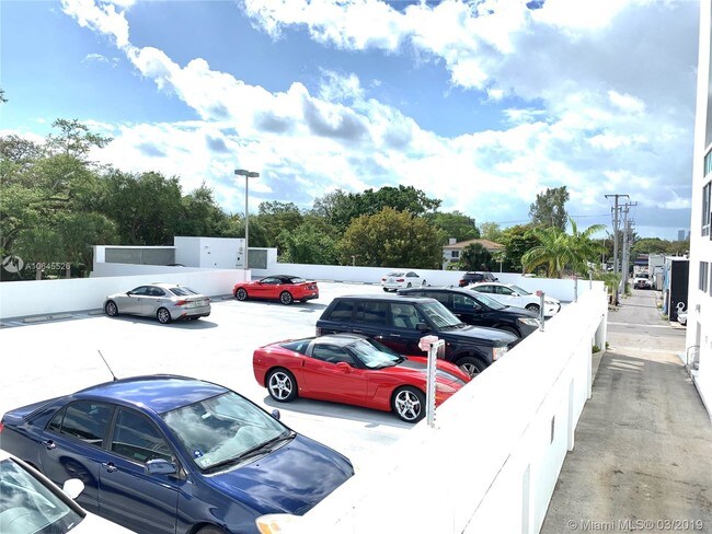 Foto del edificio - 8101 Biscayne Blvd