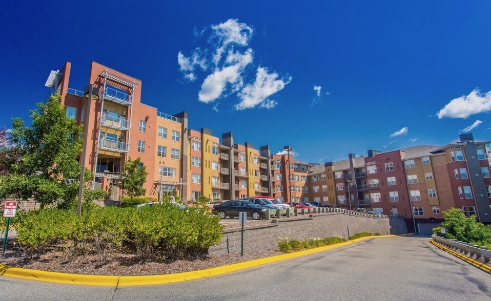 Bluffs at Nine Mile Creek Rentals Eden Prairie, MN