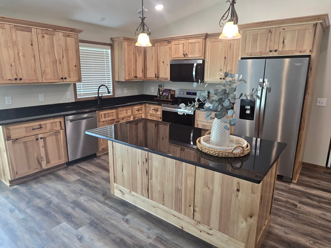 Foto principal - 3242 88th St NE