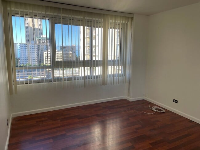 Building Photo - FAIRWAY MANOR