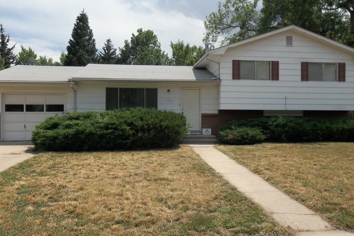 Foto principal - 1721 W Lake St