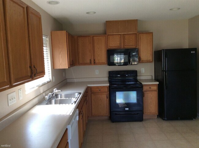 Open Kitchen - 5 Fielding Ct
