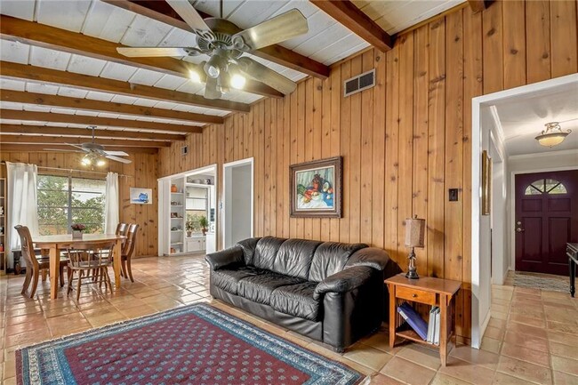 Building Photo - 4828 Rollingwood Dr