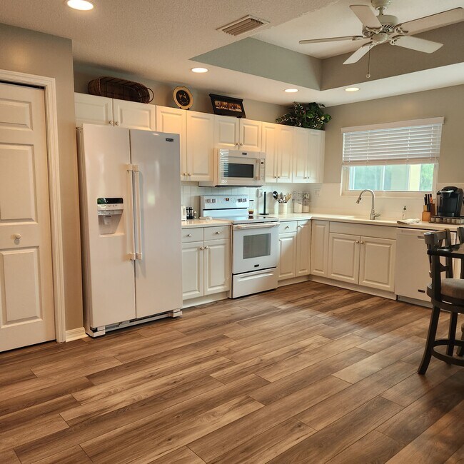 Building Photo - 6326 Grand Oak Cir