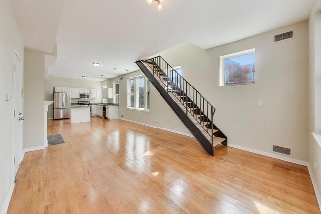 Foto del edificio - 1481 W Irving Park Rd