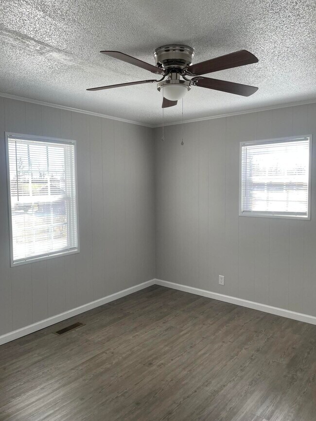 Foto del edificio - 925 Lowery St NE