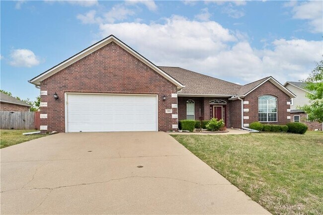 Building Photo - 3902 SW Blackberry St