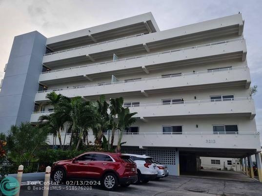 Foto del edificio - 3212 NE 12th St