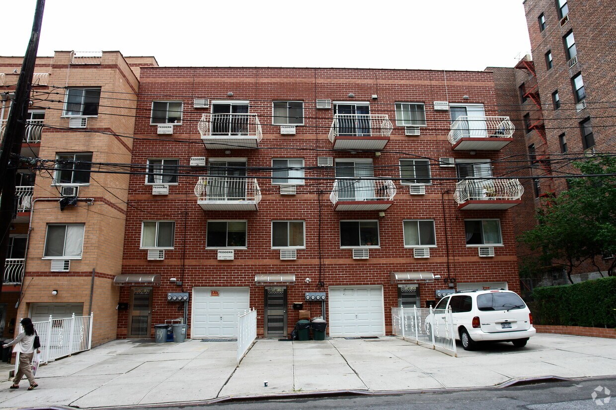 Primary Photo - 14017-14021 34th Ave