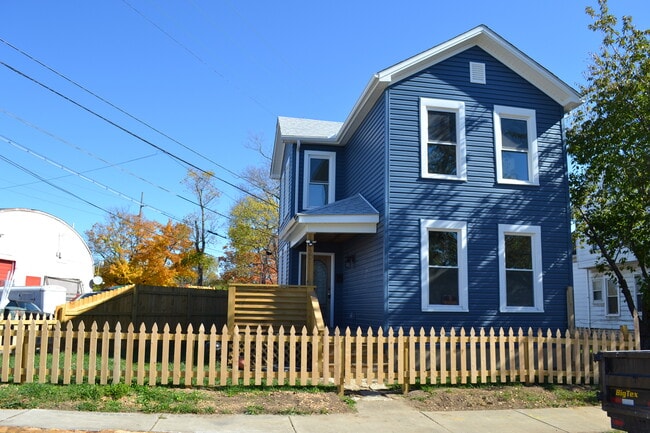 Photo - 20 Mcreynolds St House