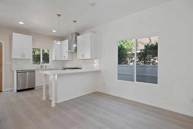 Building Photo - Renovated 3 bed / 1 bath in Pasadena