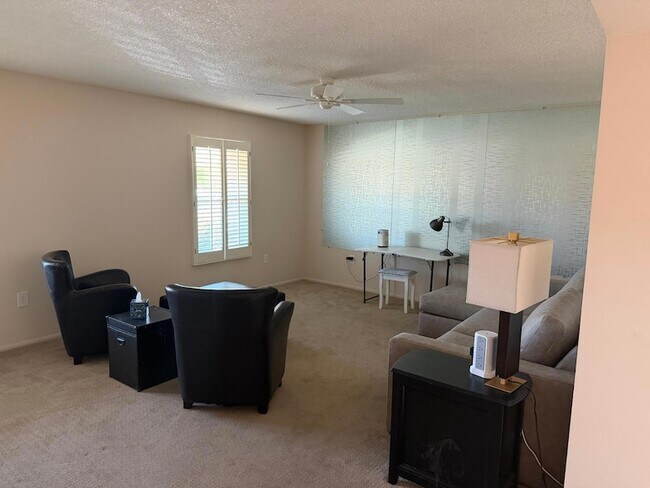 Foto del edificio - 9209 W Glen Oaks Cir N