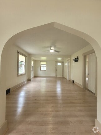 Building Photo - 1207 Clinton Ave