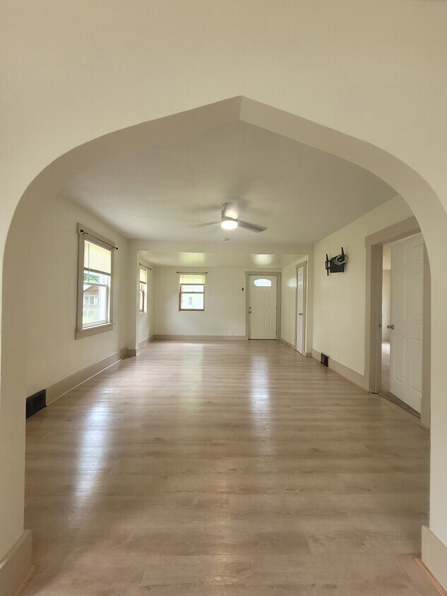 Foto principal - 1207 Clinton Ave