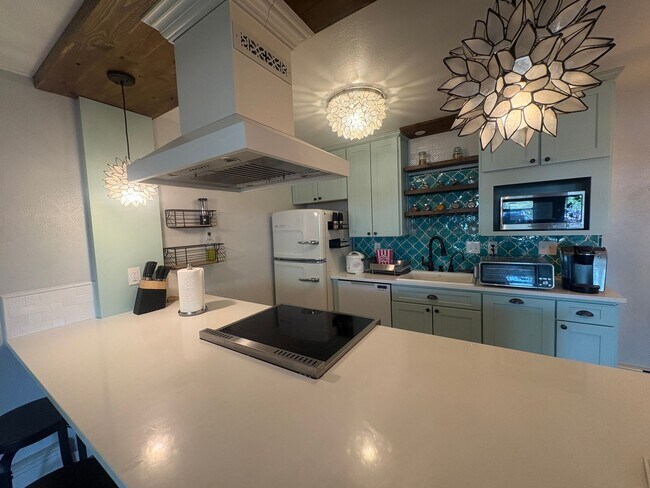 Foto del edificio - Stylish Ground Level Condo 2 Bedroom 2 Bath!