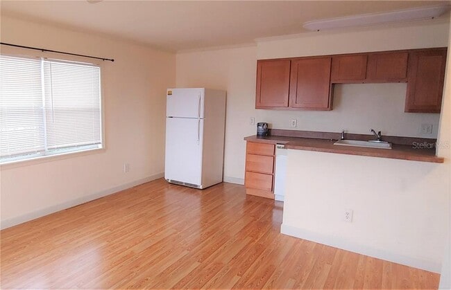 Building Photo - 119 N Evergreen Ave