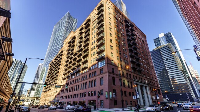 Foto del edificio - 165 N Canal St