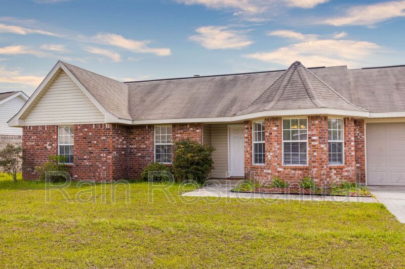 2216 Paula Cir, Ocean Springs, MS 39564 House Rental in Ocean Springs, MS