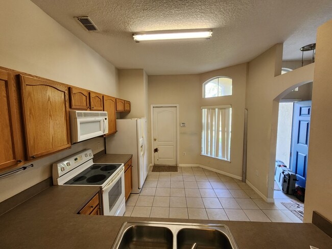 Building Photo - 2792 Boardwalk Way