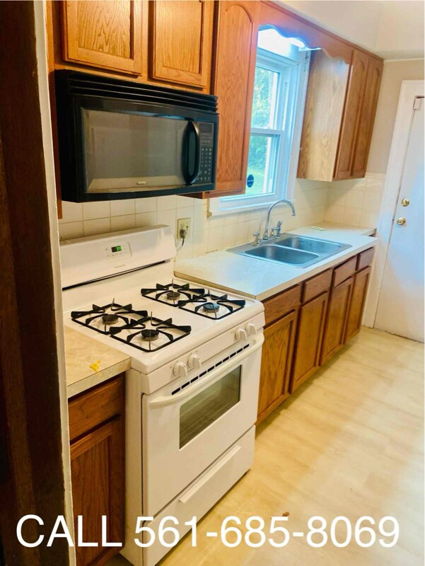 685 Longview Ave Akron, OH 44307 – photo 3