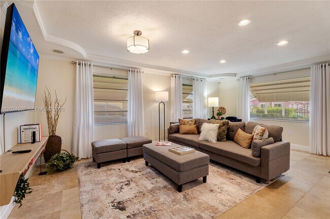 Foto del edificio - 2225 NW 170th Terrace