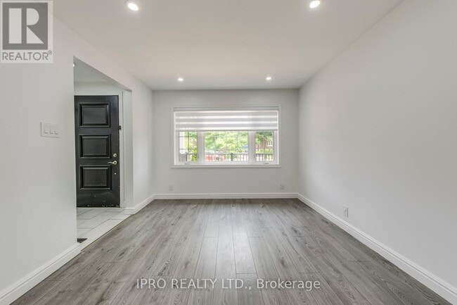 Building Photo - 74 Rosemount Dr