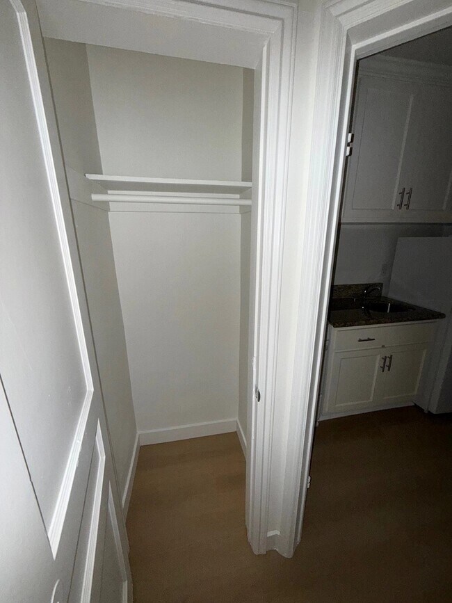 Foto del edificio - 346 N Palm Dr