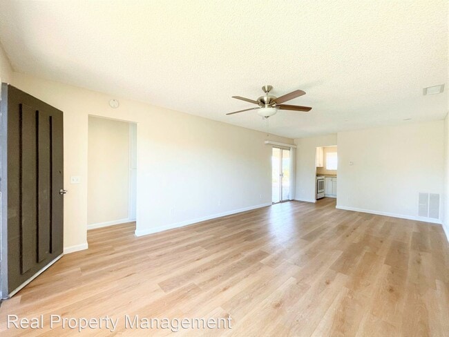 Building Photo - 2 br, 1 bath House - 1402 Highridge Dr.