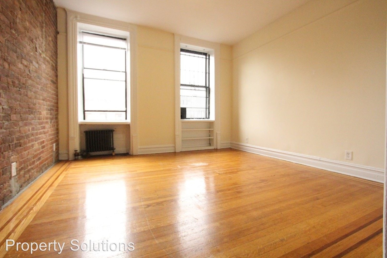 Primary Photo - 211 E 14th St