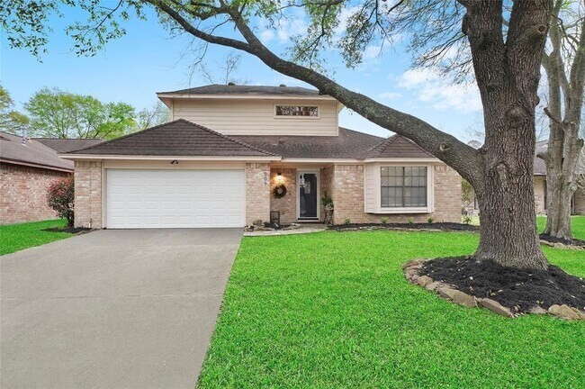 Building Photo - 909 N Rivershire Dr