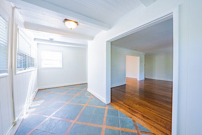 Foto del edificio - 4316 Rockhill Rd