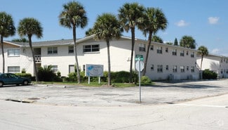 Building Photo - Oceanside Palms
