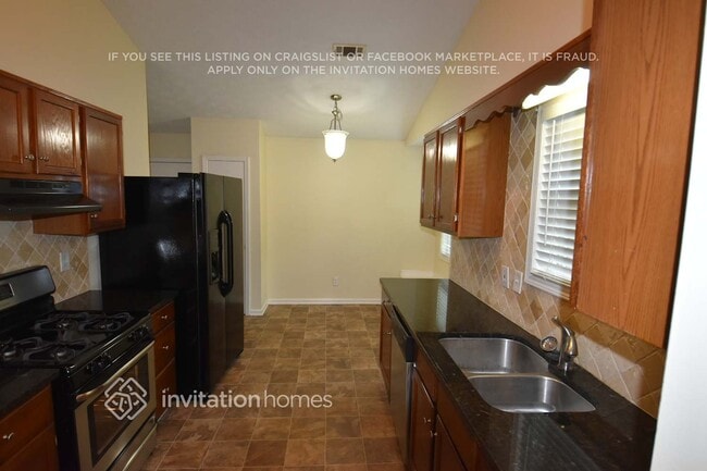 Building Photo - 1213 Trout Dr