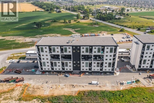 Building Photo - 4300 Laurier Pkwy