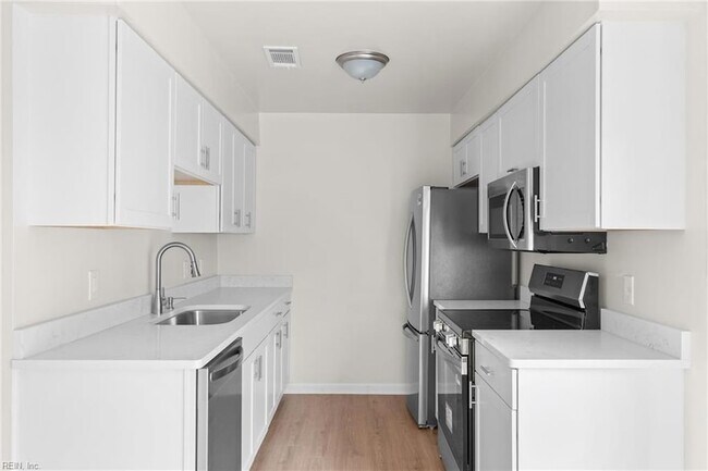 Foto del edificio - 935 Still-Harbor Cir
