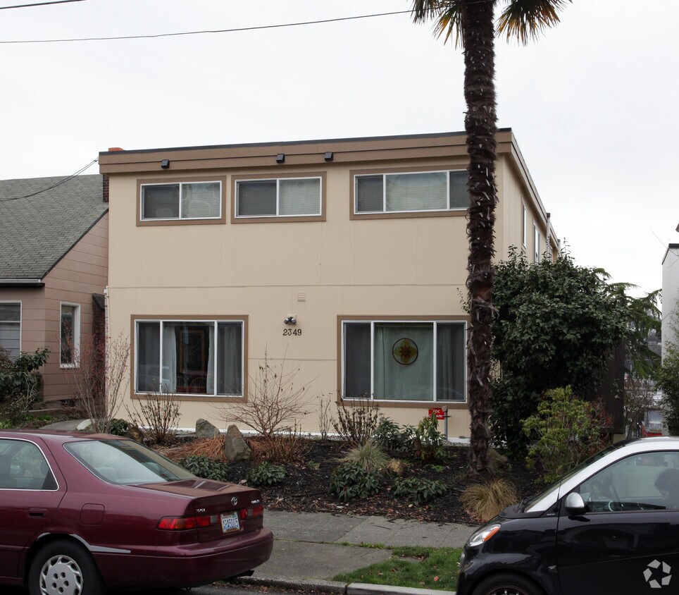 Foto principal - 2349 Yale Ave E