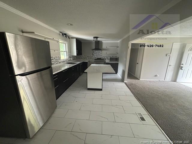 Building Photo - 6075 Lexington Dr