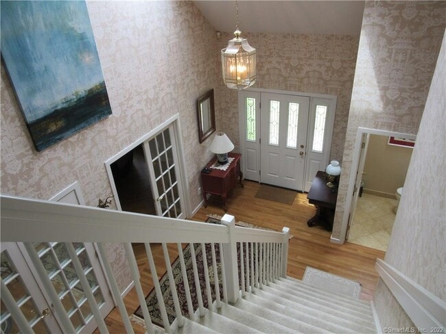 Building Photo - 18 Fox Run