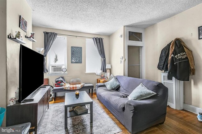 Photo - 2343 E Huntingdon St Townhome